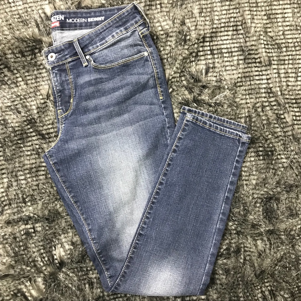 💙 LEVIS MODERN SKINNY JEANS